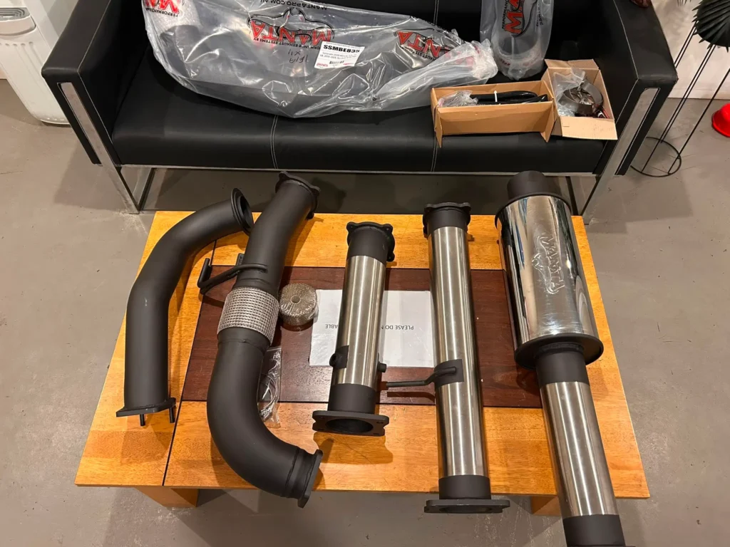 Manta Silverado 2500 2020-2025 Exhaust system unpacked